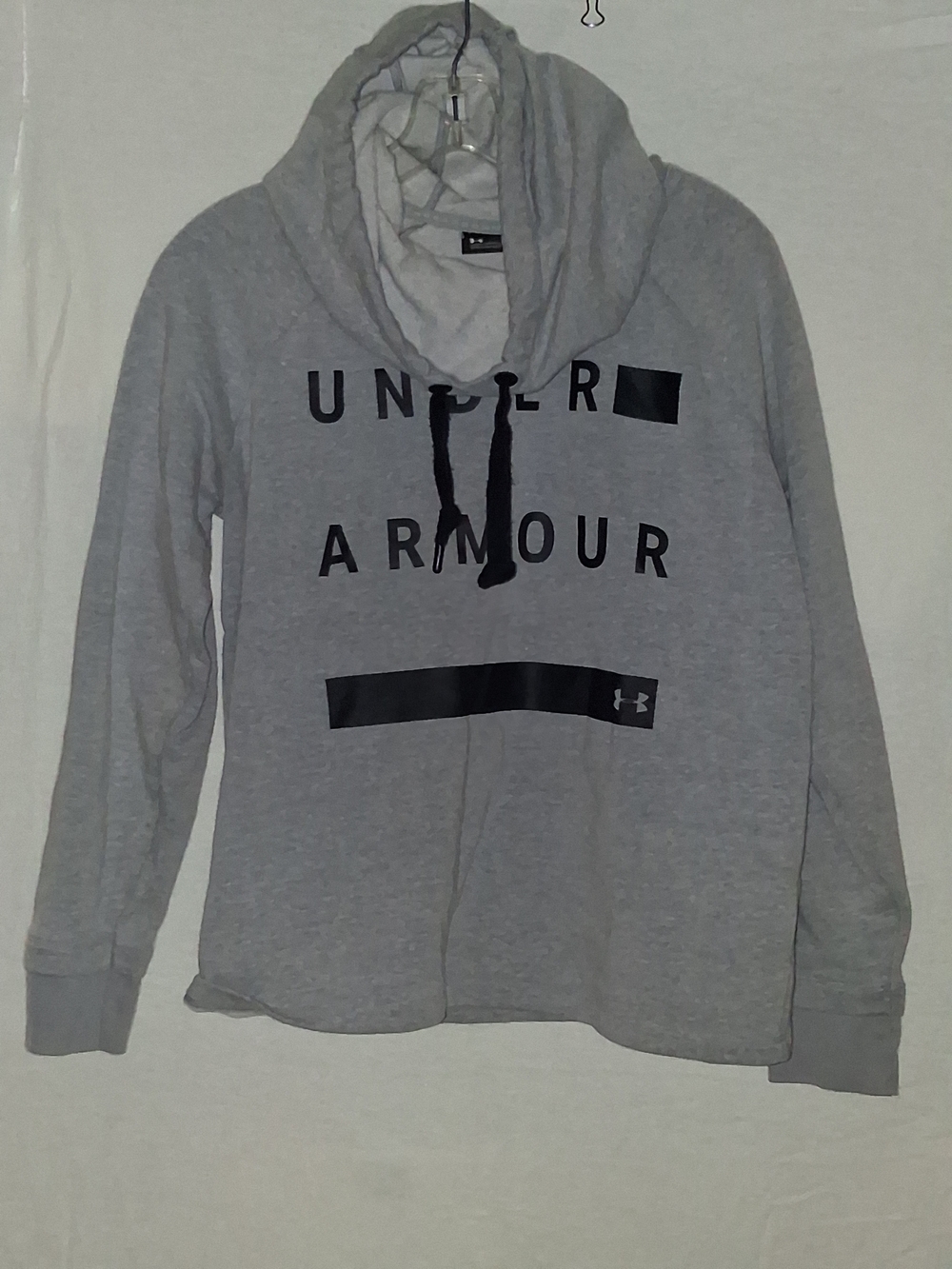 Under Armour Women’s Gray Pullover Hooded Sweater